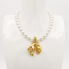 From a Soho House Bathroom to a Global Jewelry Movement - look 5